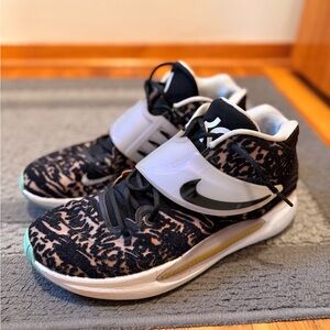 Nike KD 14 Black White Basketball Shoes Size 11.5